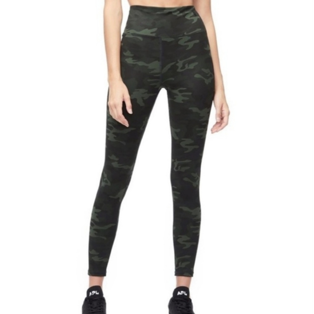 GOOD AMERICAN The Core Strength High-Waisted Green Camo Leggings